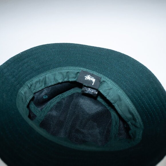 Stüssy Fuzzy Wool Basic Bucket Hat in Forest green